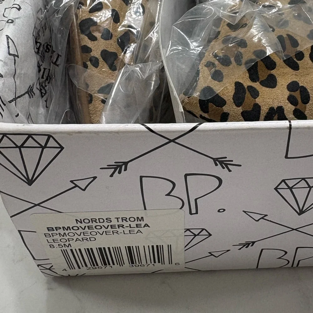 Nordstrom BP Point Toe Flats  Leopard Print  size 8.5 NWT - Picture 6 of 6